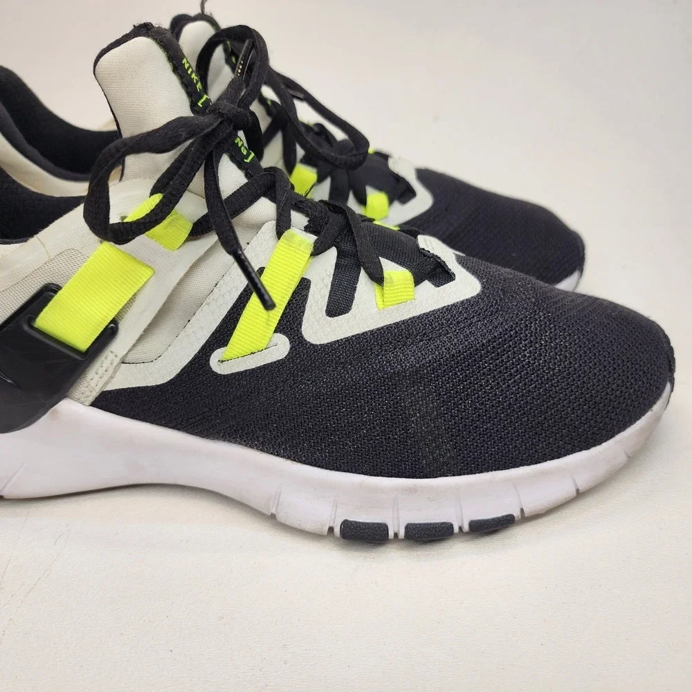 Mens Size 8 Nike Flexmethod TR BQ3063-008 Athletic Running Sneakers